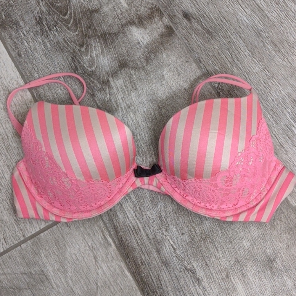 Victoria's Secret very sexy push-up bra
